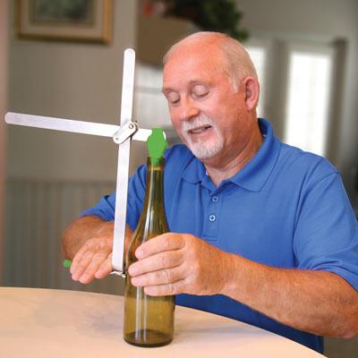 G2 Bottle Cutter, גם תראו אותו בפעולה כאן בהמשך.